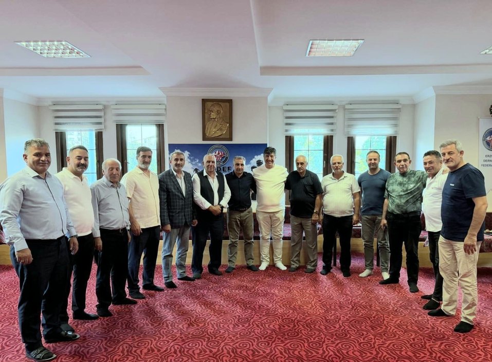 Pasinler Belediye Başkanı Erzurum Evi’ni ziyaret etti